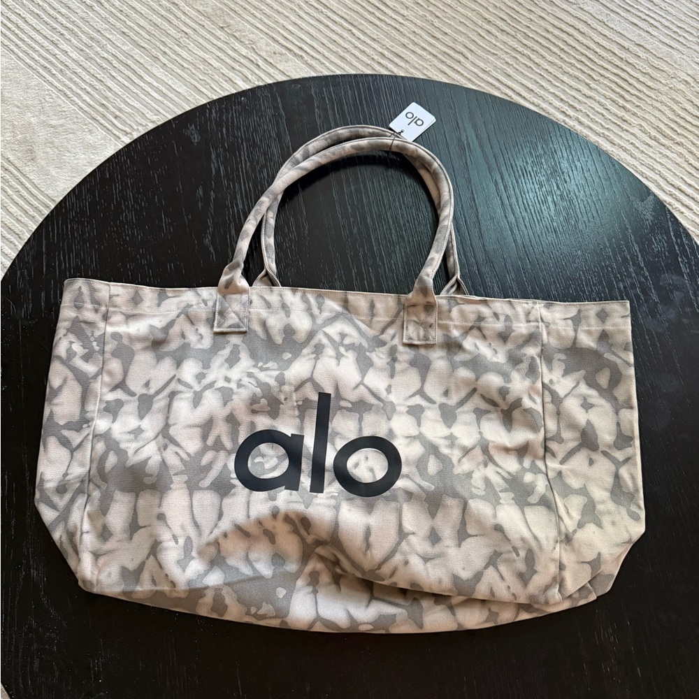 ALO Yoga Women's Tote Bag